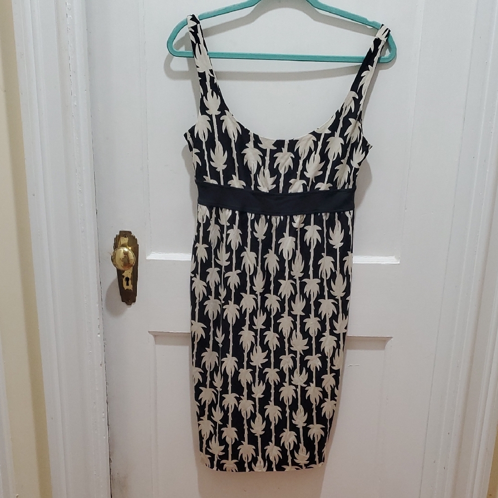 Elegant Black and Cream Diane Von Furstenberg Dress